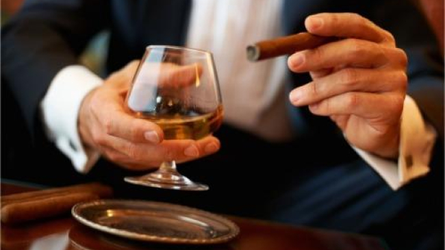 Вредные привычки мужчин привлекают женщин