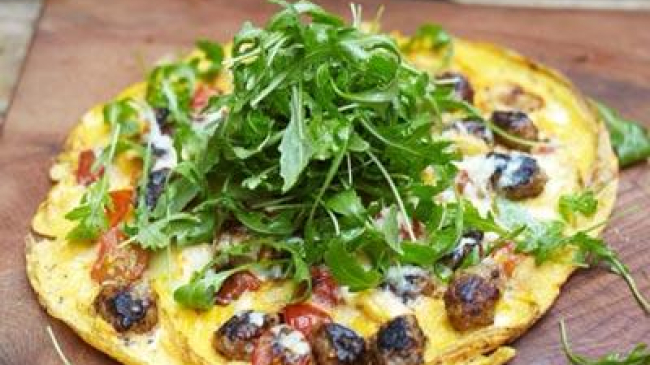 Omletă cu chifteluțe de la Jamie Oliver