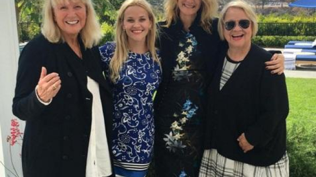 Самые трогательные послания звезд о мамах