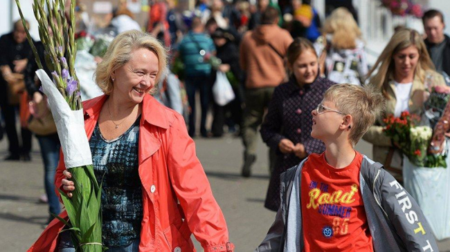 Câţi părinţi din Moldova au copiii plecaţi peste hotare şi ce ţări preferă