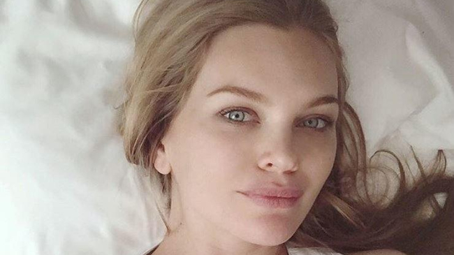 Елена Кулецкая впервые стала мамой