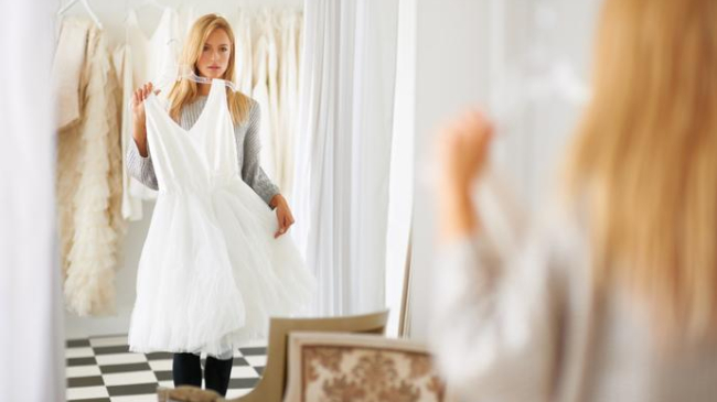 Как составить модный летний гардероб, купив всего 5 вещей