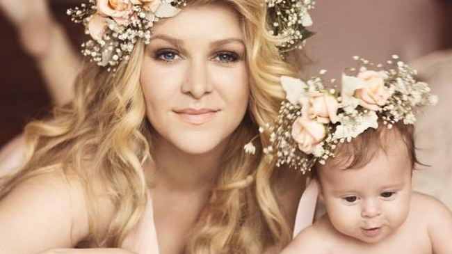 Karizma, intr-o poza emotionanta cu fiica ei. Vezi cat de mare a crescut Daria