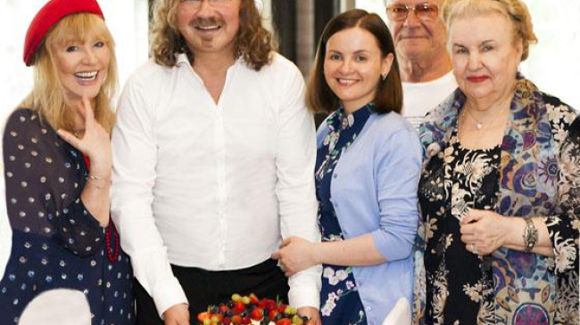 Первые фотографии с крестин дочери Игоря Николаева и Юлии Проскуряковой