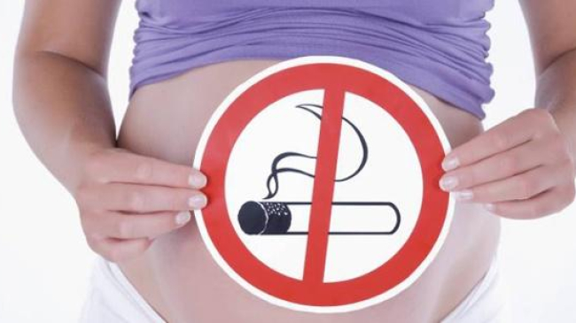 Курение во время беременности опасно для мозга ребенка