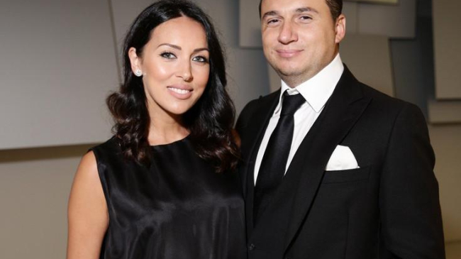 Însărcinată în 5 luni, Alsou și soțul ei, au apărut fericiți împreună la un eveniment monden