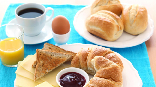 Двойной завтрак поможет контролировать вес, заверяют диетологи