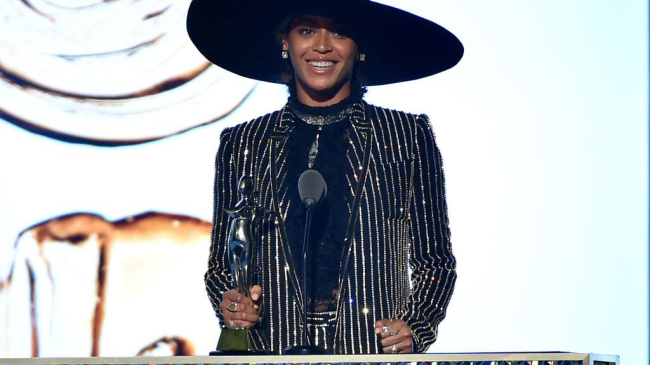 Ea este cea mai stilată vedetă a anului. Distincția i-a fost înmânată de Consiliul Designerilor din SUA