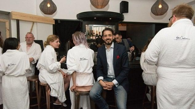 В Лондоне открылся первый ресторан для голых