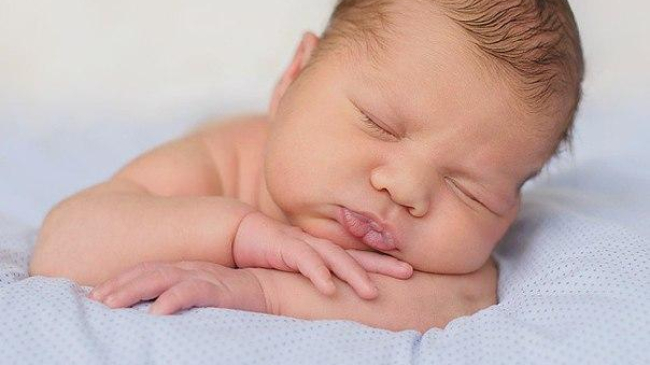 Нейробиологи: Умильность малышей вызывает сложные реакции в мозге взрослых