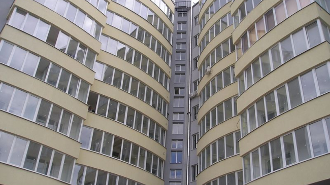 Tot mai mulţi moldoveni se împrumută de la bănci pentru a-şi cumpăra o locuinţă