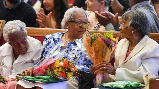 В США три подруги вместе отпраздновали свои столетние юбилеи