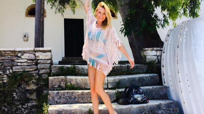 Olia Tira si-a petrecut vacanta pe Insula Corfu (Foto)