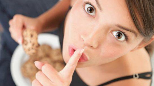 Скука - главная причина лишнего веса