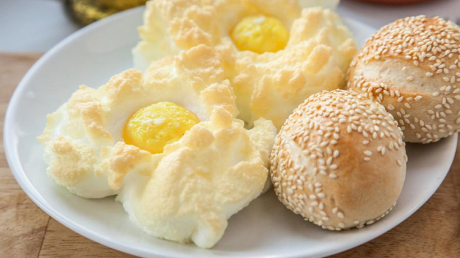 Omleta „Soare între nori”