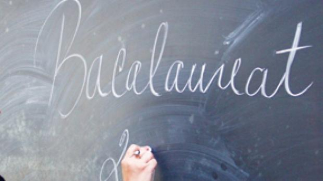 Riscă șase ani de detenție pentru că au permis fraudarea examenelor