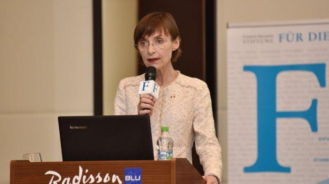 Cea mai mare problemă în sistemul de învățămînt este corupția, potrivit unui studiu