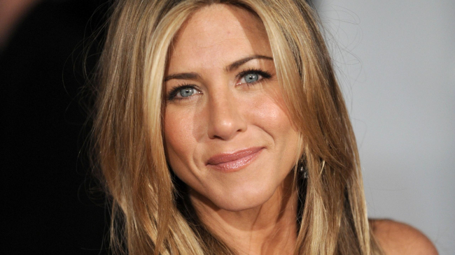 Эссе Дженнифер Энистон о бездетности вызвало дискуссию в СМИ и соцсетях