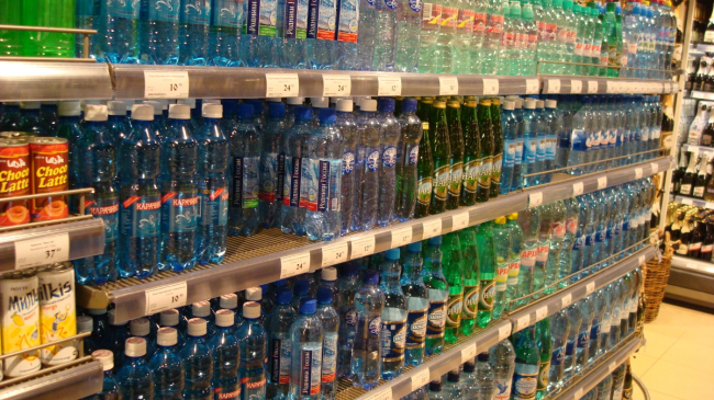 Вся правда о бутилированной воде: как ее делают и чем она может быть опасна