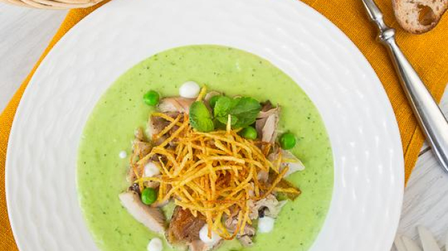 Supă-piure de mazăre cu pui copt