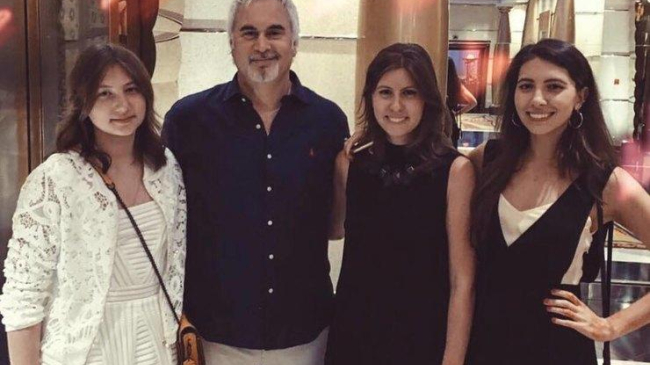 Валерий Меладзе отдыхает с тремя дочерьми во Франции