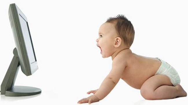 Ce i se întâmplă copilului tău dacă stă mult la televizor?