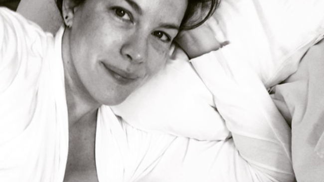 Лив Тайлер показала трогательный процесс кормления грудью