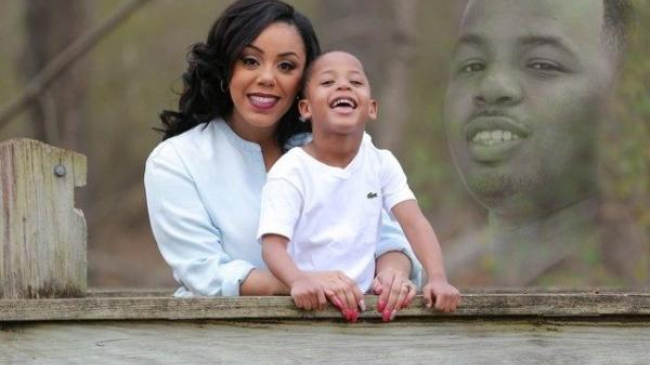 Sotul a murit chiar inainte de sedinta foto. Toti au plans cand au vazut ce a facut vaduva dupa moartea acestuia