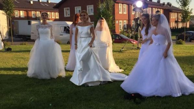 Ксения Бородина вспомнила день своей свадьбы и вновь надела платье невесты