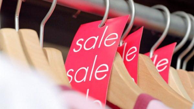 Shopping-mania sau reduceri de vară! Prețuri, magazine și branduri