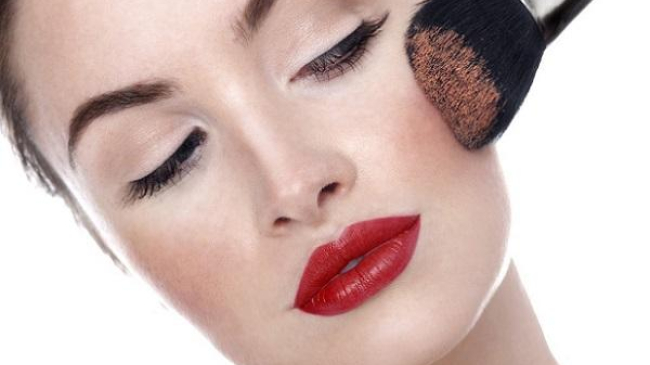 Aplicarea fardurilor de obraz