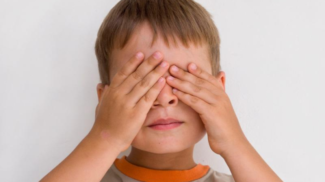 Este bine ca părinţii să se dezbrace în prezenţa copiiilor?