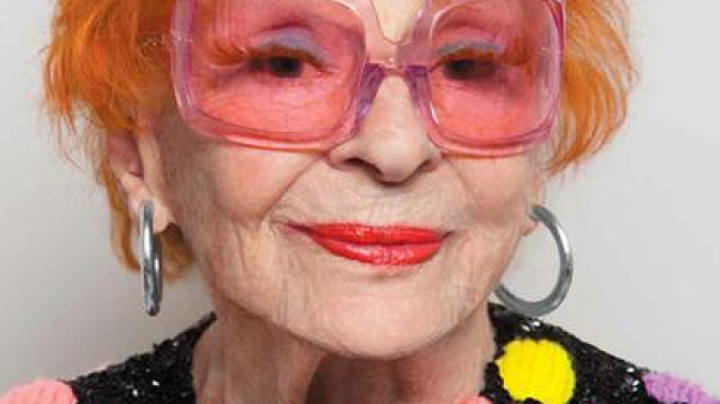 Новозеландский дизайнер показала коллекцию украшений на пожилых моделях