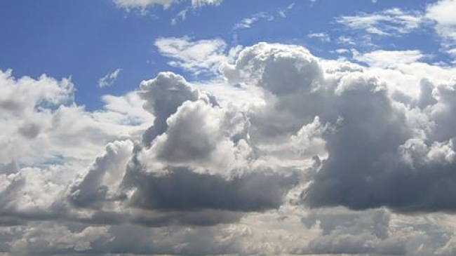 Meteorologii mențin Codul Galben de caniculă dar prognozează și ploi