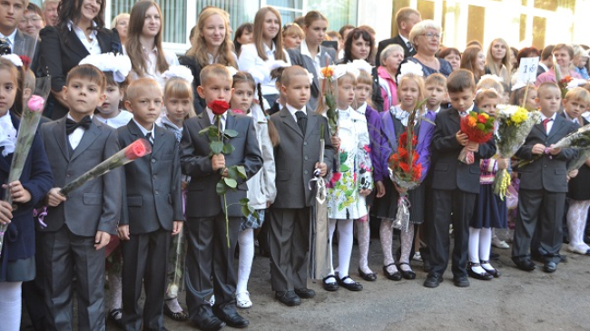 Prima dată la şcoală! Sfaturi de la specialişti pentru părinţii care îşi duc copiii în clasa I