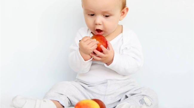 Moldova: Doar jumătate dintre copiii până la 7 ani consumă zilnic fructe şi legume