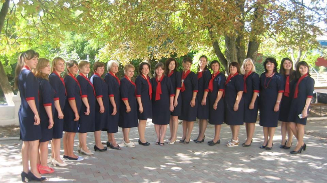 Inedit! Liceul din Moldova unde profesorii poartă uniforme