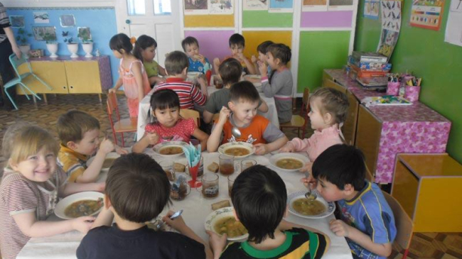 Детсады и школы жалуются, что не могут разнообразить меню для детей