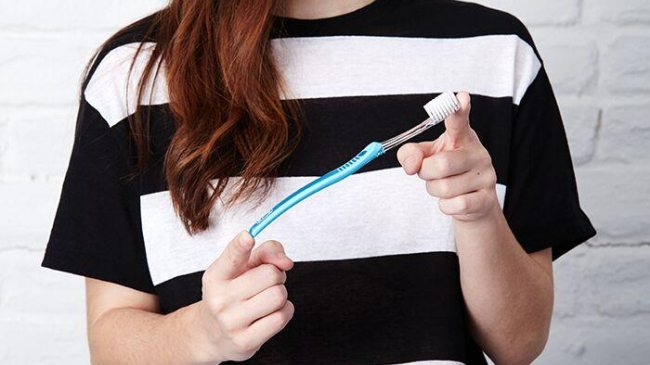 Cum vă pot ajuta periuța și pasta de dinți să sporiți frumusețea… corpului