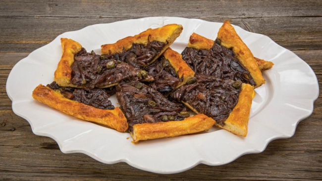 Tartă de ceapă cu aluat foietat