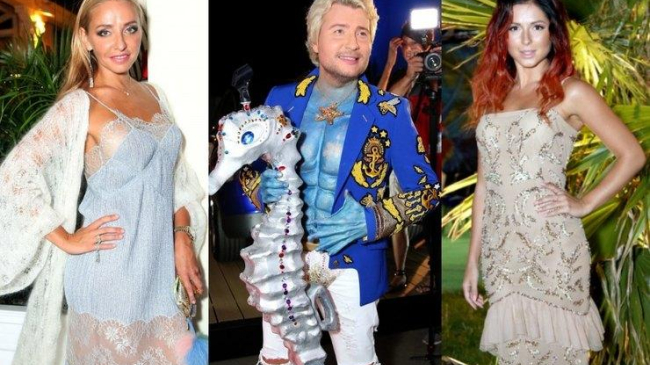 Историк моды Александр Васильев разобрал наряды звезд на конкурсе «Новая волна»