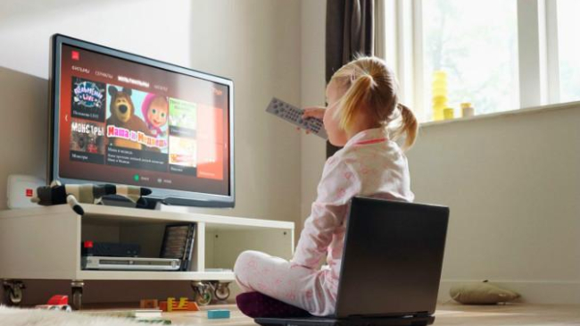 Телевизор убивает в детях креативность, говорят специалисты