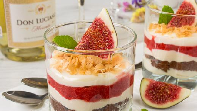 Desert de cremă de brânză cu biscuiți de ciocolată