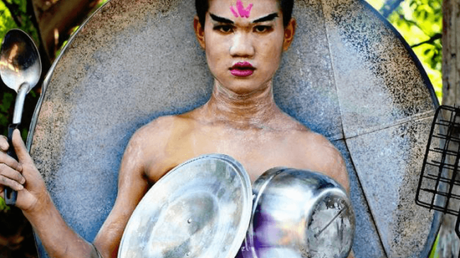 17-летний дизайнер из Таиланда создает наряды из проволоки, еды и цветов