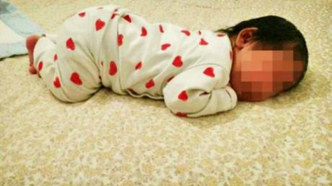 Şocant! Fetiţă de o lună de zile, scoasă la vânzare pe un site pentru 5.000 de euro