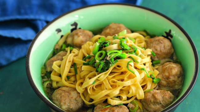 Supă asiatică cu perişoare