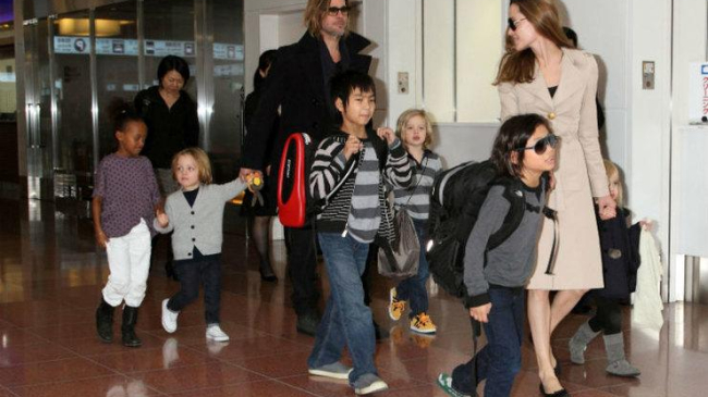 Органы опеки заинтересовались методами воспитания Анджелины Джоли