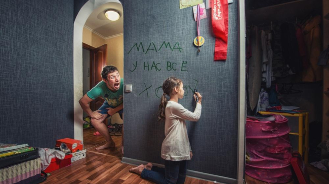 Папа и дочка отправили лучший фотоотчет маме в командировке