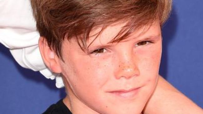 Младший сын Виктории Бекхэм начинает карьеру певца