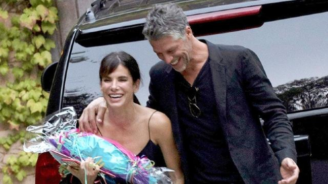 L-a găsit pe ”Făt Frumos” și acum plănuiește nunta! Sandra Bullock intenționează să se mărite în această primăvară cu Bryan Randall